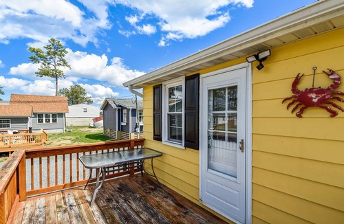 Long Neck House | MINI-WEEKS AVAILABLE ALL YEAR! CLASSIC BEACH HOUSE RIGHT ON THE BAY - Just what you've been looking for!