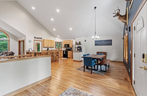 Menomonie House | MINNeSTAY* Eagle Ridge | On the River
