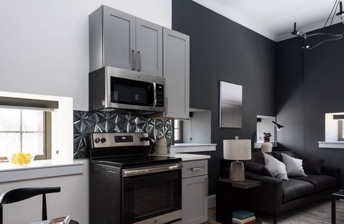 Near Southside Apartment | Mins to Downtown, Ballpark, Arch | Free Parking + W&D | Zencity at Bordeaux