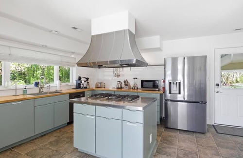 St. Michaels House | Minutes from Downtown St. Michaels | Guest House | Pool | Private Dock