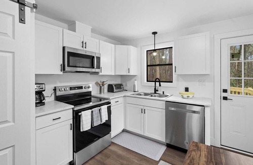 Chapel Hill House | Minutes From UNC - 15 Min to Duke - Private Deck