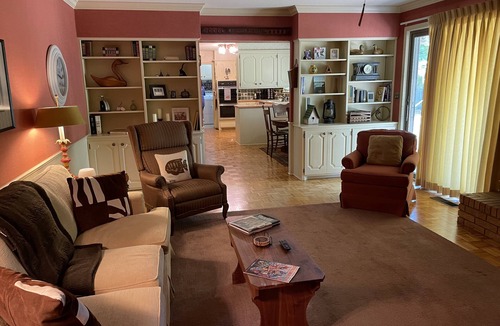 Stillwater House | Minutes to campus 2mi to Boone Pickens or 3 to the Fairground