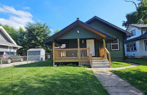 Omaha House | Minutes to Downtown Omaha & Airport, Fully Equipped Home