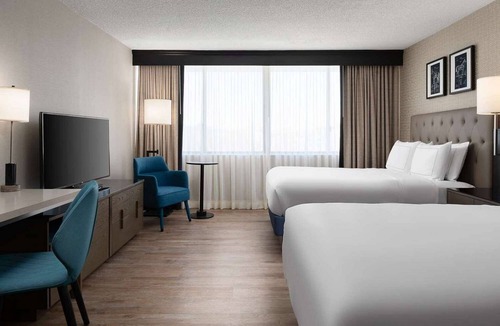 Pikesville Hotel | Minutes to Downtown Baltimore + Dining & Fitness