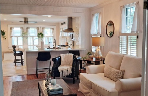 Oriental Cottage | Miss Millie. Step back in time. Quaint 1915 cottage in beautiful Oriental