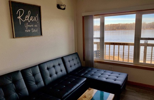 Bellevue Cabin | Mississippi River Cabin