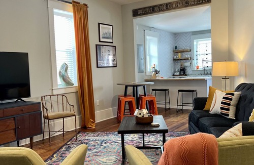 Moberly Apartment | Moberly's Trendy & Spacious Historic Downtown Loft