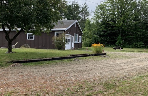 Stark House | Mobil home with fire pit and trail access. Nestledat the base of Percy Peaks …