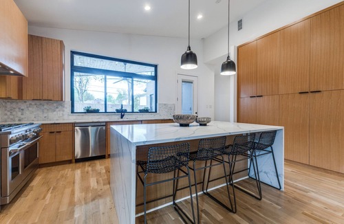 Lower Greenville House | Mod Squad- 5 Beds + Private Pool Vibes