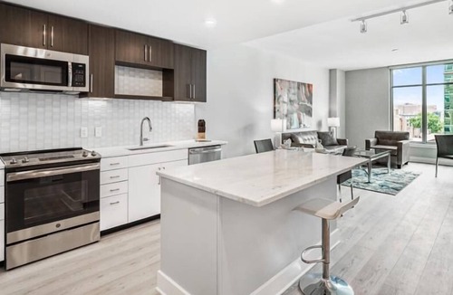 Woodmont Triangle Apartment | Modern | 1BR Apartments | Downtown Bethesda | by GLS