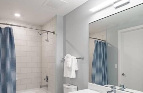 Woodmont Triangle Apartment | Modern | 1BR Apartments | Downtown Bethesda | by GLS