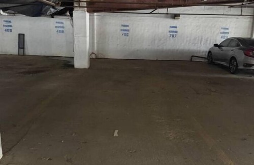 Downtown Omaha House | Modern 1BR Midtown Omaha, Garage for 2, Rooftop, W/D, Smart TV, 1 Gbps