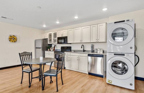 Rapid City Apartment | Modern 2 bdrm loft near restaurants & attractions
