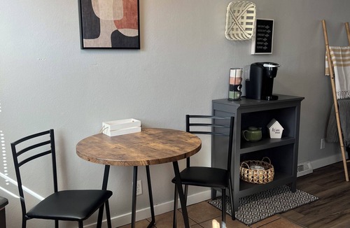 Davenport House | Modern 2-bedroom townhouse in charming Davenport with WiFi, AC.