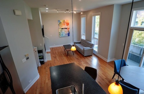 Southeast Omaha House | Modern 2 bedroom Townhouse, Great for CWS. Ideal Location