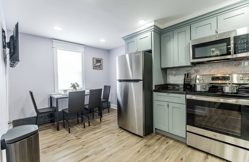 East Passyunk Crossing Apartment | Modern 2 Bedrooms [1 King 1 Queen Bed] in the heart of south Philly! Read More!