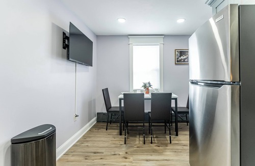 East Passyunk Crossing Apartment | Modern 2 Bedrooms [1 King 1 Queen Bed] in the heart of south Philly! Read More!