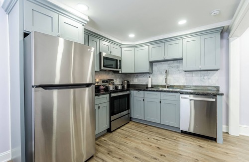 East Passyunk Crossing Apartment | Modern 2 Bedrooms [1 King 1 Queen Bed] in the heart of south Philly! Read More!