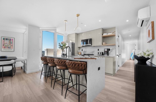 Greenpoint Apartment | Modern 3BR/2BA Duplex w/Private Roof Deck