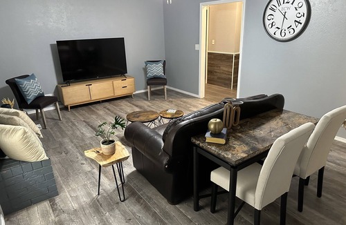 Enid House | Modern 3BR 2BA West Enid