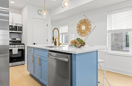Ventnor City House | Modern 3BR w/Backyard, Grill & Outdoor Shower