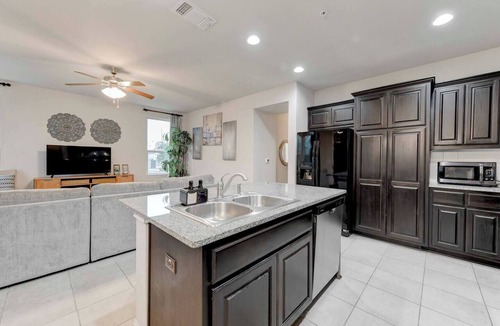 Cedar Park House | Modern 4BR Home Near Cedar Park