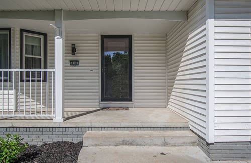 West Omaha House | Modern 6BR West Omaha, 2-Car Garage, W/D, Smart TV, Pet-Friendly, 1 Gbps