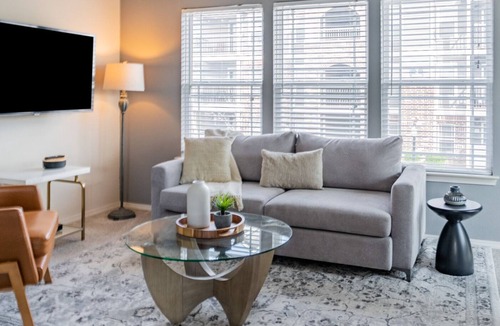 Broken Arrow Apartment | Modern Apartment in Prime Location (ID2916X74)