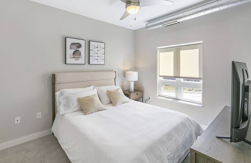 Eden Prairie Apartment | Modern Apartment in Prime Location (ID7210X86)