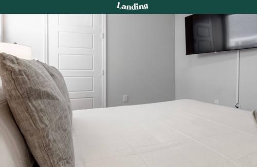McNeil Apartment | Modern Apartment in Prime Location (ID8153X74)