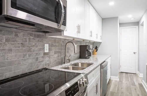 Petersburg Apartment | Modern Apartment near ft Gregg-Addams and VSU
