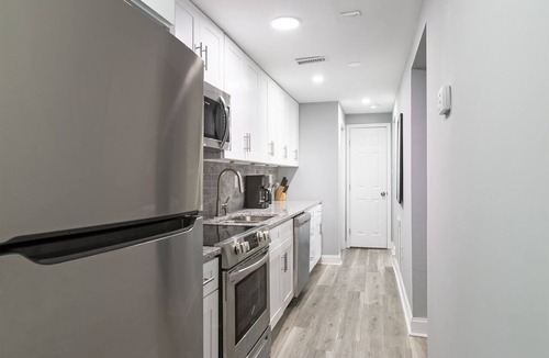 Petersburg Apartment | Modern Apartment near ft Gregg-Addams and VSU