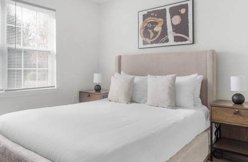 Holly Springs Apartment | Modern Apartment in Prime Location (ID8183X77)