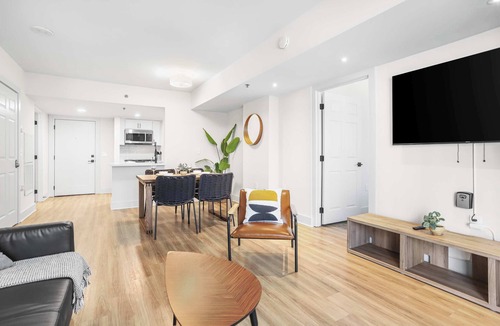 Crystal City Apartment | Modern Arlington Apt | Steps from Metro