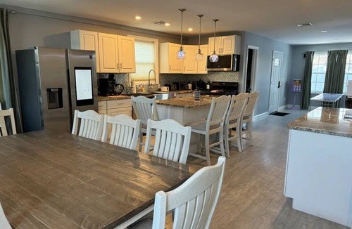 Port Monmouth House | Modern Beach House + Stock Tank Pool! 5 Mins to Sandy Hook Beach + NYC Ferry