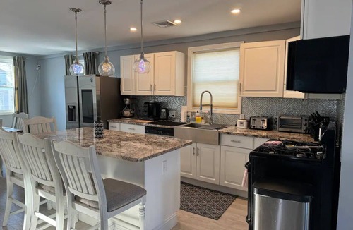 Port Monmouth House | Modern Beach House + Stock Tank Pool! 5 Mins to Sandy Hook Beach + NYC Ferry