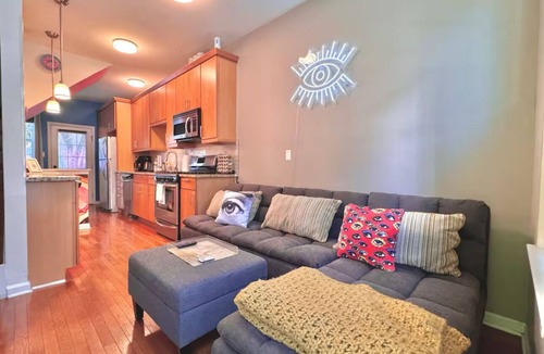 Graduate Hospital House | Modern-Chic Living in the Heart of Center City