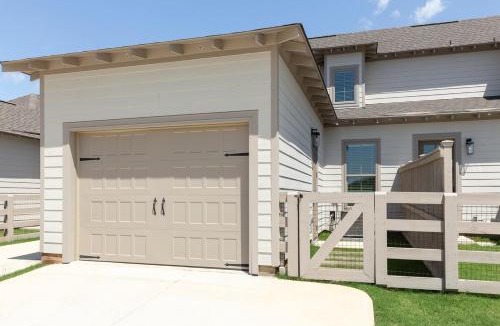 Auburn House | Modern Comfort Near AU l Perfect for Families & Fans