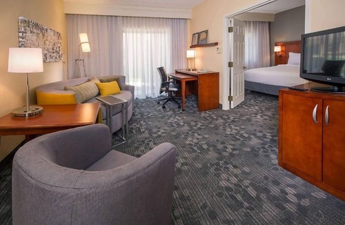 University Place Hotel | Modern Comfort Near Pavilion | 1BR Unit, Pet-Friendly & Gym