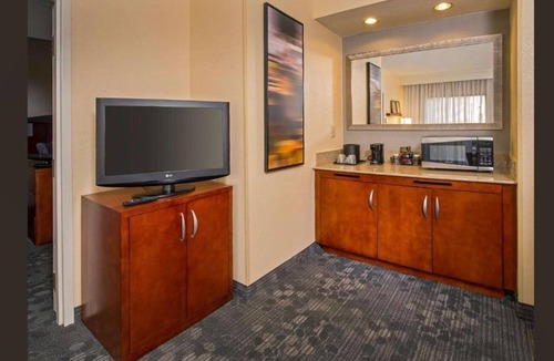 University Place Hotel | Modern Comfort Near Pavilion | 1BR Unit, Pet-Friendly & Gym