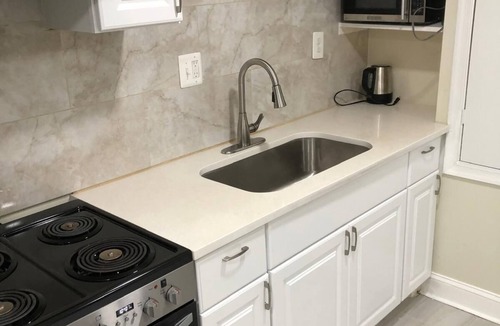 Rockville House | Modern Cozy Basement Suite for Couples Near DC Metro