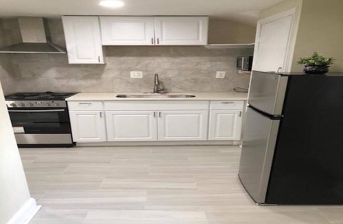 Rockville House | Modern Cozy Basement Suite for Couples Near DC Metro