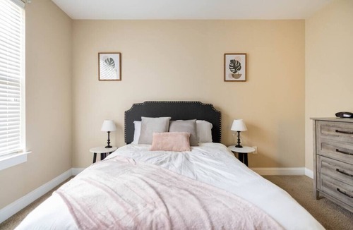 Forest Acres Apartment | Modern & Cozy2BR Near Ft Jackson