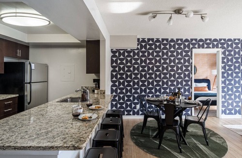 Crystal City Apartment | Modern Crystal City Retreat | Near D.C. Landmarks, Amazon HQ2 & Metro Access