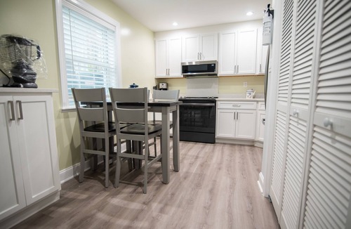 Brightwood House | Modern DC Townhouse - Private Entry, Free Parking & Easy Downtown Access
