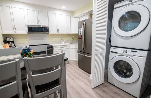 Brightwood House | Modern DC Townhouse - Private Entry, Free Parking & Easy Downtown Access