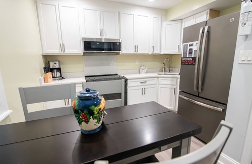 Brightwood House | Modern DC Townhouse - Private Entry, Free Parking & Easy Downtown Access