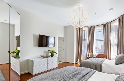 Downtown Baltimore House | Modern Double Bed Studio in Historic Mt. Vernon