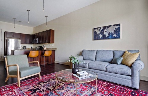 Montgomery Apartment | Modern Downtown Loft | King Bed + Free Parking