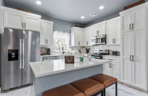 Tulsa House | Modern Escape in Downtown Tulsa: Sleeps 12